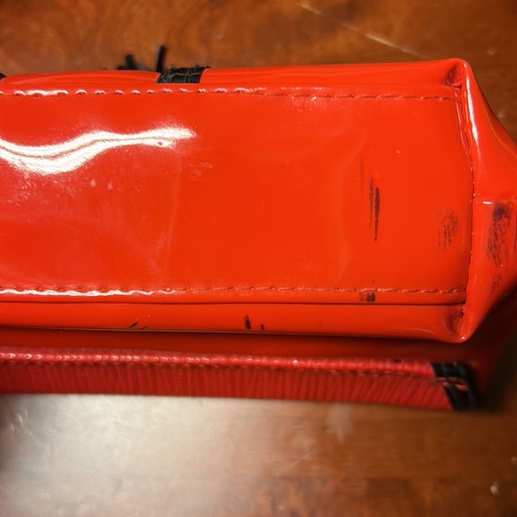 Stylish Red Wristlet with Black Trim - Picture 2 of 7